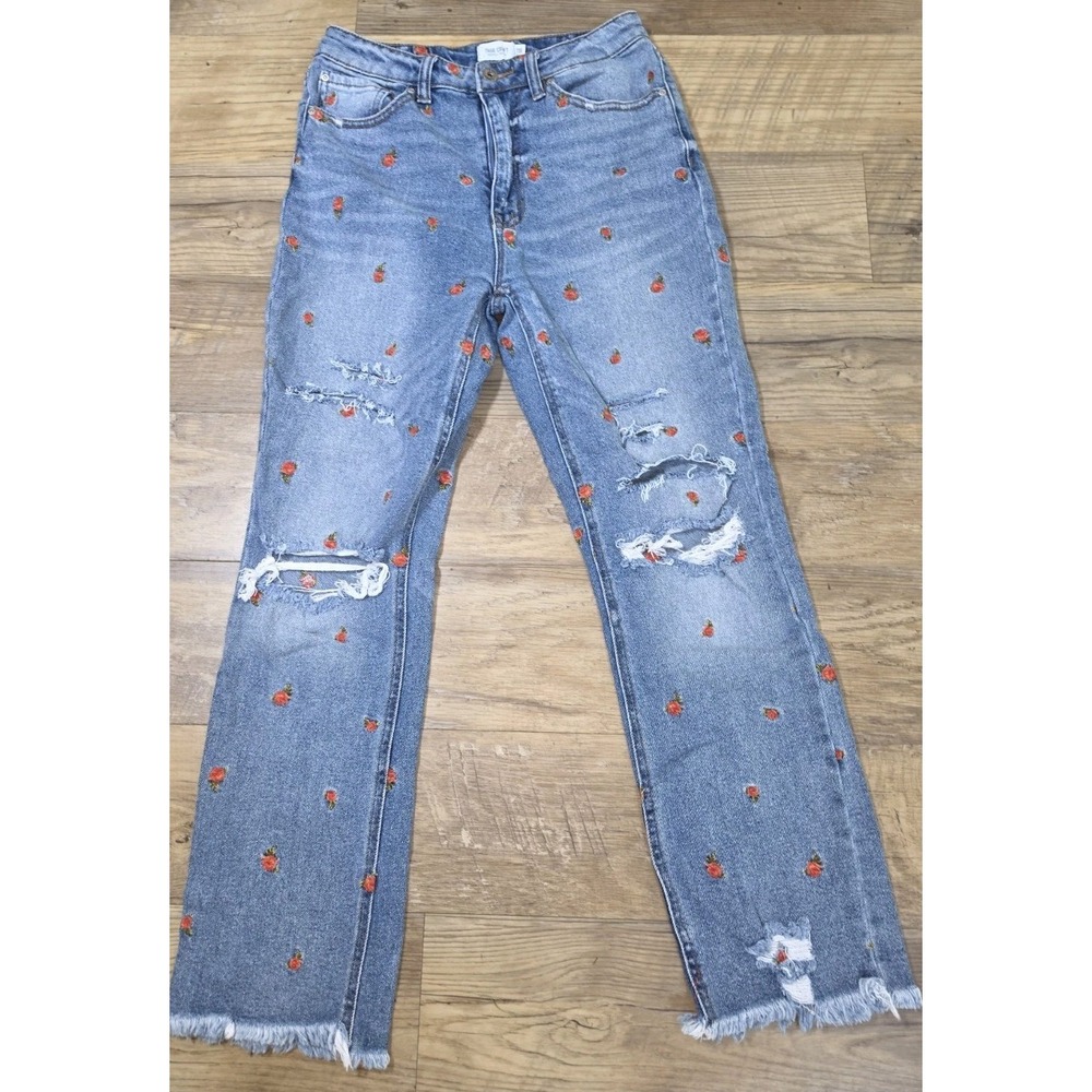 True Craft Women's Sz 11 High-Rise Slim Crop Floral Embroidered Jean Capris